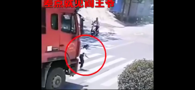 فرار افراد خوش شانس در آخرین لحظات از مرگ حتمی