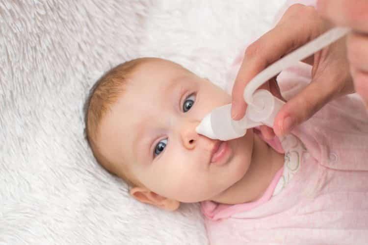 علت گرفتگی بینی نوزاد و روش های درمان آن