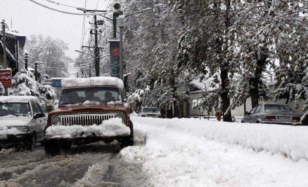 عکسی جالب از بارش سنگین برف در تهران سال 65 عکسی جالب از بارش سنگین برف در تهران سال 65