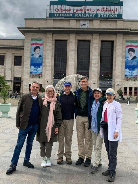 پیاده روی سفیران انگلیس، هلند و دانمارک در خیابان ولیعصر پیاده روی سفیران انگلیس، هلند و دانمارک در خیابان ولیعصر